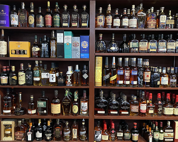 four lane liquor indianola